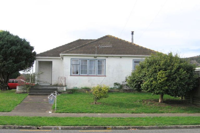 Photo of property in 28 Pringle Street, Taita, Lower Hutt, 5011