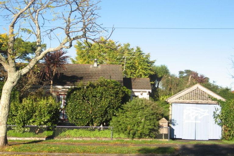 Photo of property in 2/57 Gloucester Road, Manurewa, Auckland, 2102