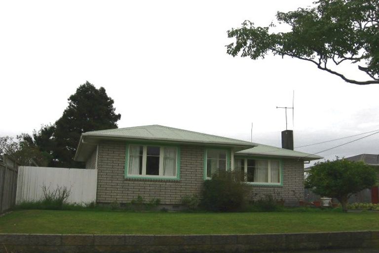 Photo of property in 16 Peters Avenue, Cloverlea, Palmerston North, 4412
