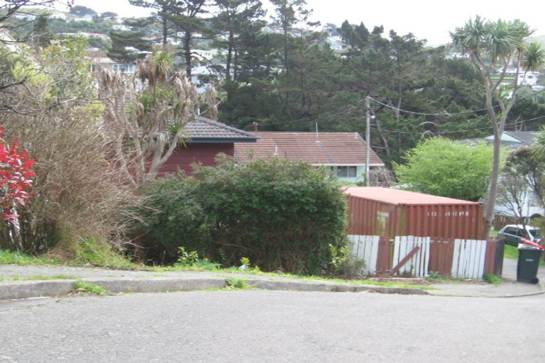 Photo of property in 1 Cyril Way, Paparangi, Wellington, 6037