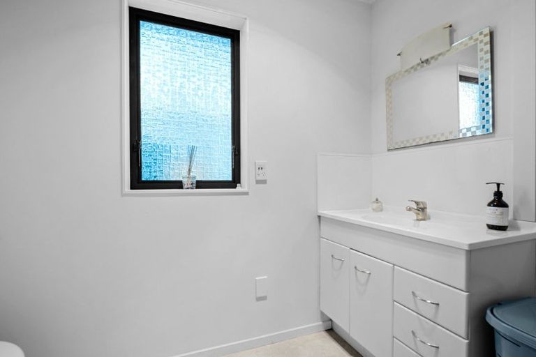 Photo of property in 19 Tukapa Street, Westown, New Plymouth, 4310