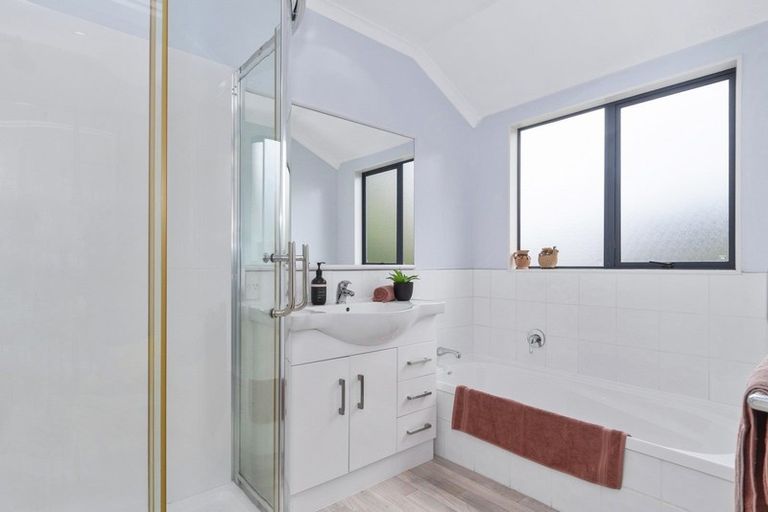 Photo of property in 14 Thornlea Drive, Welcome Bay, Tauranga, 3112