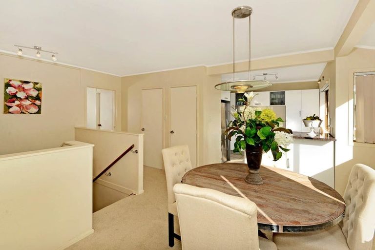 Photo of property in 16 Lake Road, Northcote, Auckland, 0627