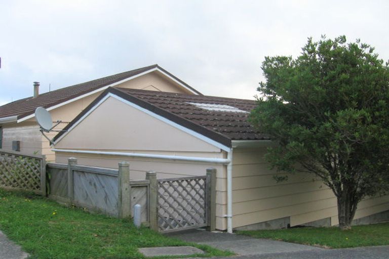 Photo of property in 52 Dominica Crescent, Grenada Village, Wellington, 6037