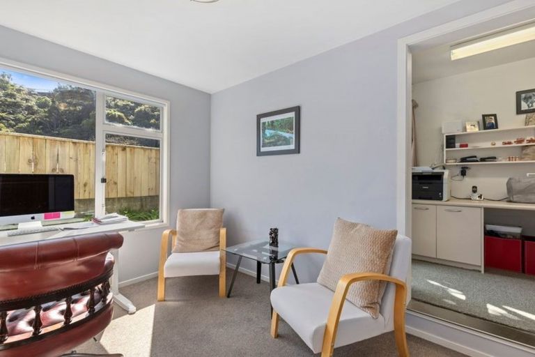 Photo of property in 3a Kaitawa Road, York Bay, Lower Hutt, 5013