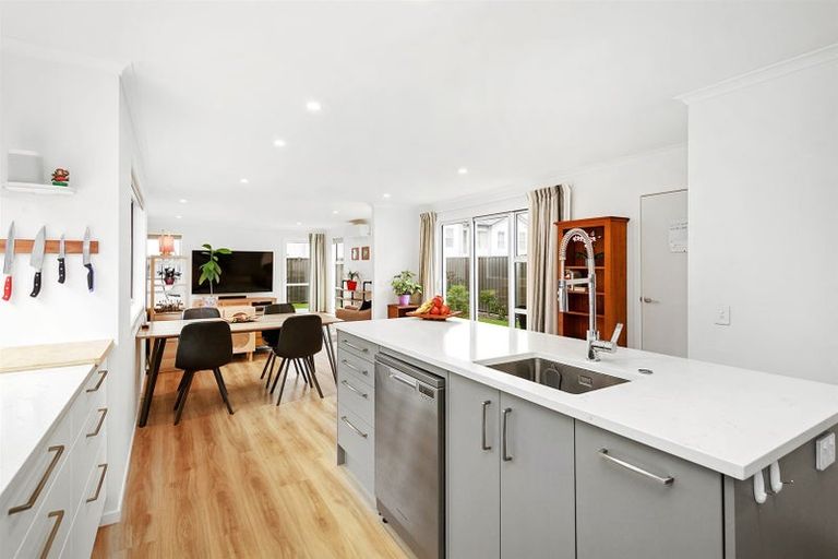 Photo of property in 7 Torea Place, Kenepuru, Porirua, 5022