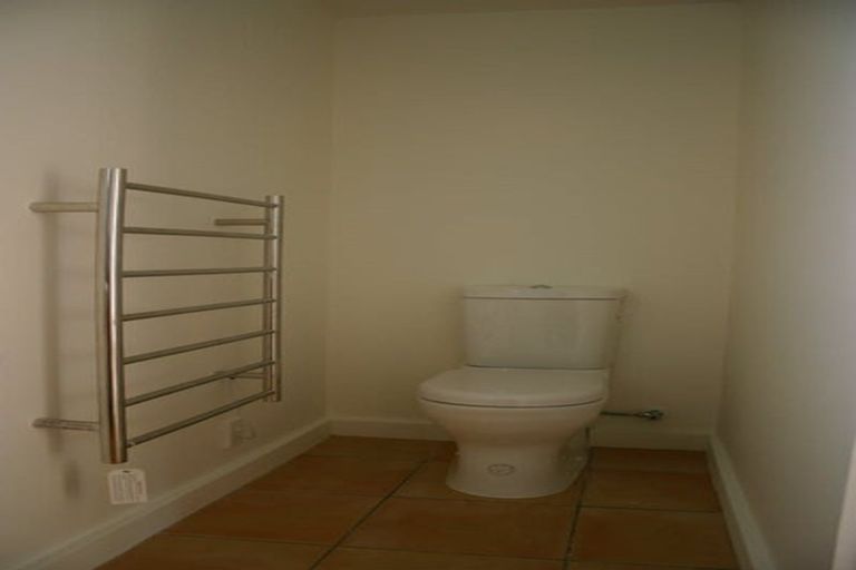 Photo of property in 42 Mitchell Street, Brooklyn, Wellington, 6021