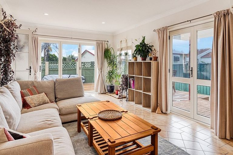 Photo of property in 21 The Glebe, Coastlands, Whakatane, 3120