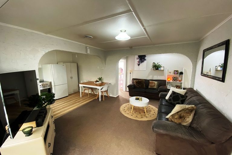 Photo of property in 74 Tauhuri Street, Manaia, 4612