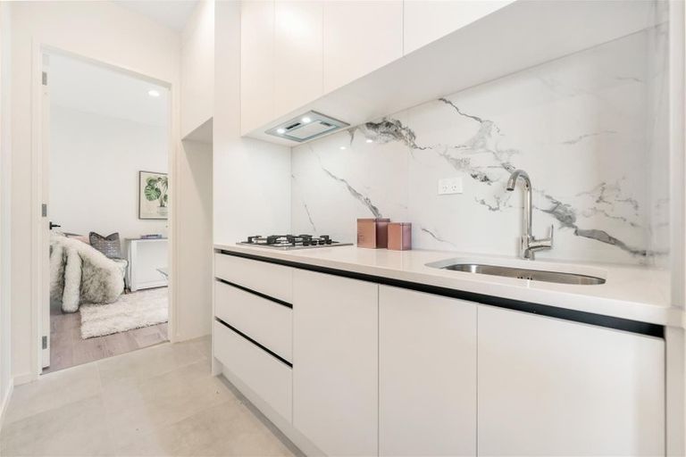 Photo of property in 27 Cloonlyon Drive, Flat Bush, Auckland, 2019