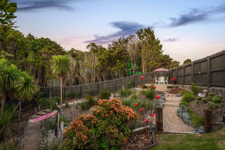 Photo of property in 6 Sunnyview Road, Greenhithe, Auckland, 0632