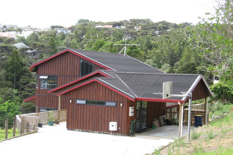 Photo of property in 103 Island Bay Road, Beach Haven, Auckland, 0626