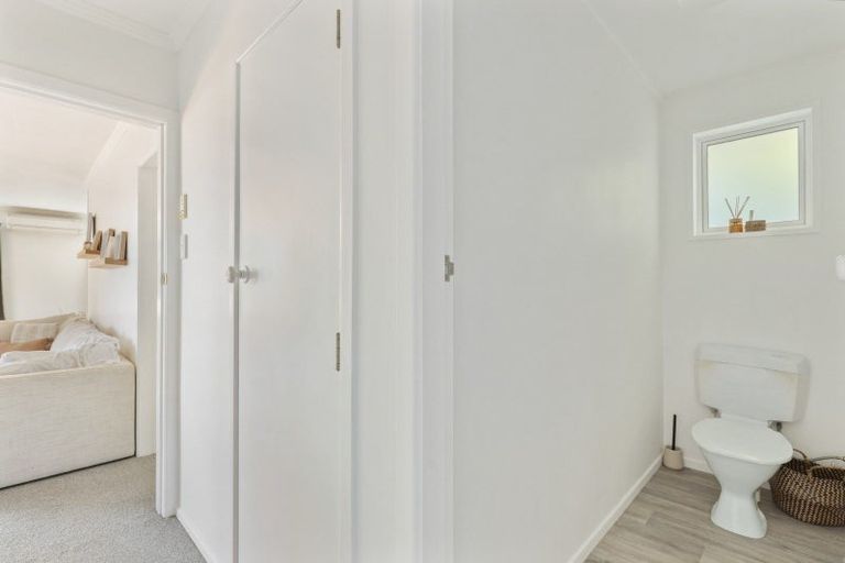 Photo of property in 137 Brooklands Road, Brooklands, New Plymouth, 4310