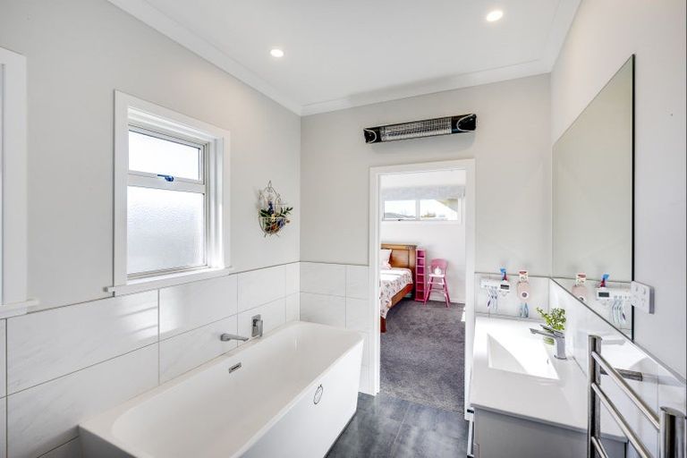 Photo of property in 91 Puketapu Road, Taradale, Napier, 4112