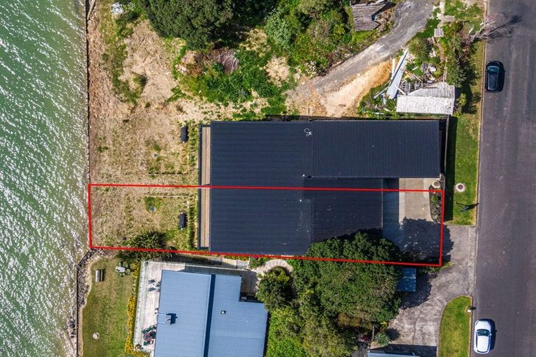 Photo of property in 8b Crispe Road, Clarks Beach, 2122