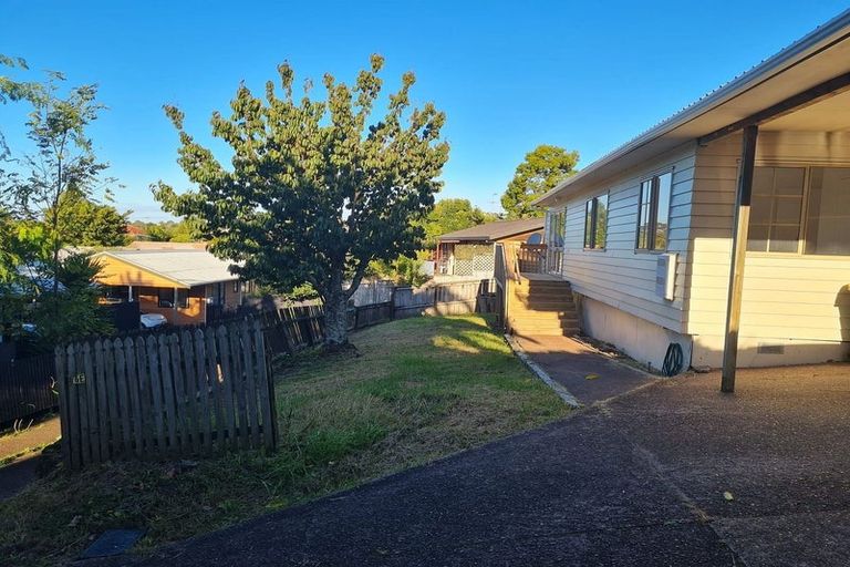 Photo of property in 66e Woodglen Road, Glen Eden, Auckland, 0602