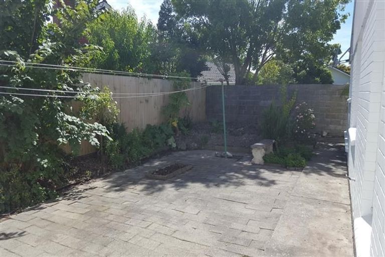 Photo of property in 8 Moorpark Place, Ilam, Christchurch, 8041