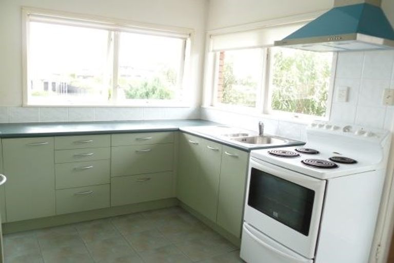 Photo of property in 1/24 Gordon Avenue, Milford, Auckland, 0620