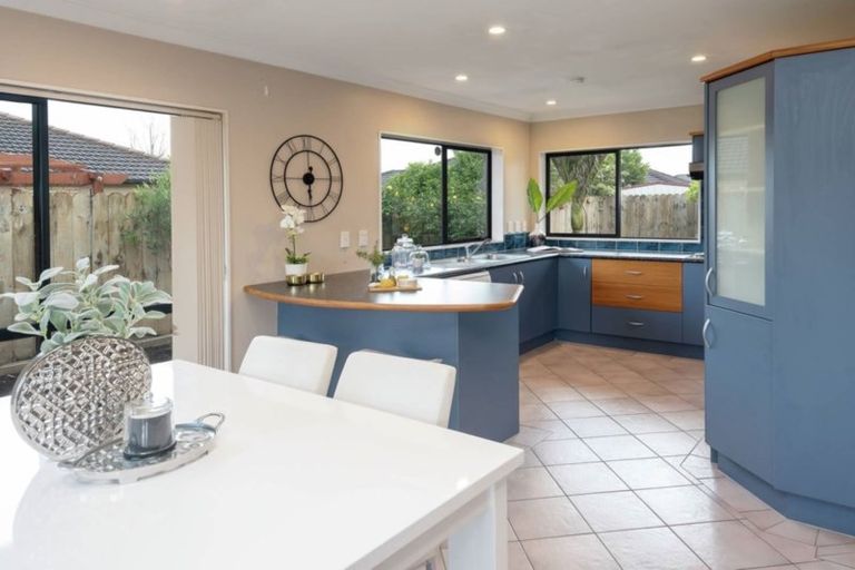 Photo of property in 6 Kilbaha Close, East Tamaki, Auckland, 2013