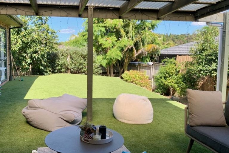 Photo of property in 74 Wairere Road, The Gardens, Auckland, 2105