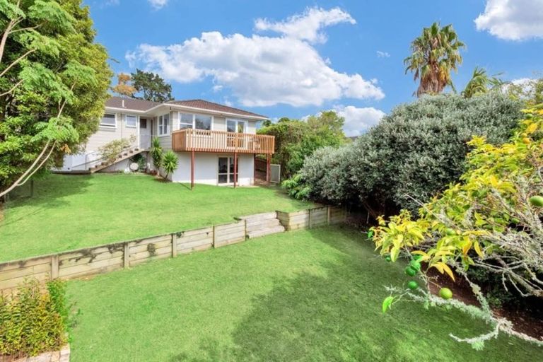 Photo of property in 50 Tamahere Drive, Glenfield, Auckland, 0629