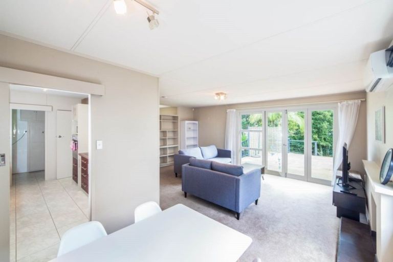 Photo of property in 1/37 Becroft Drive, Forrest Hill, Auckland, 0620