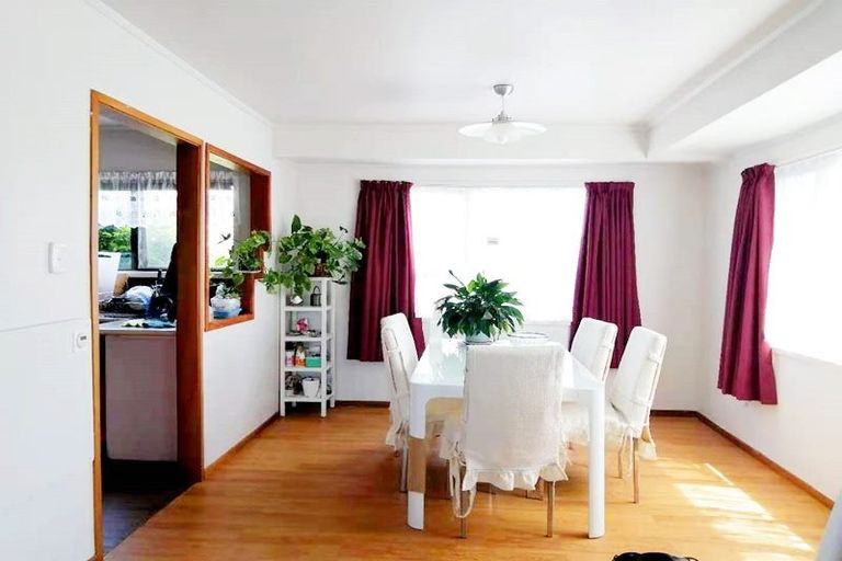 Photo of property in 17 Hurstbourn Priors, Goodwood Heights, Auckland, 2105