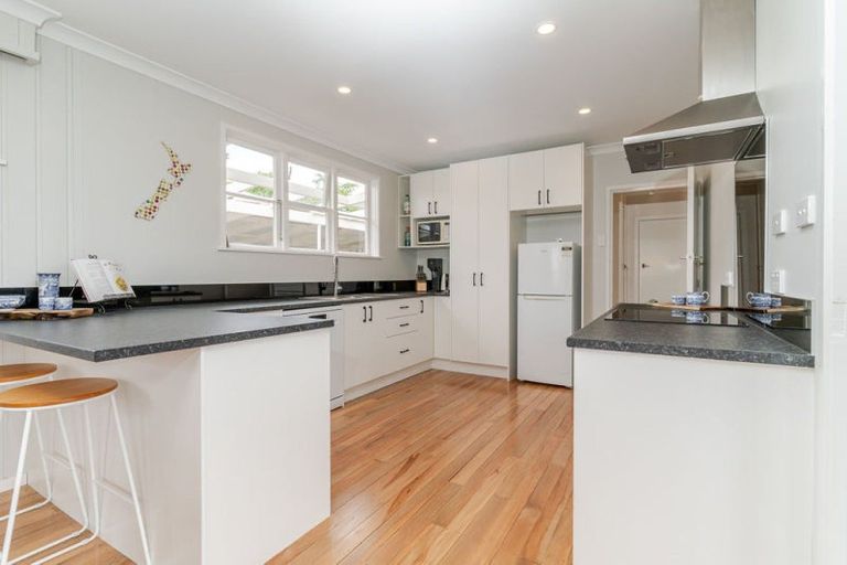 Photo of property in 99 Broadway, Carterton, 5713