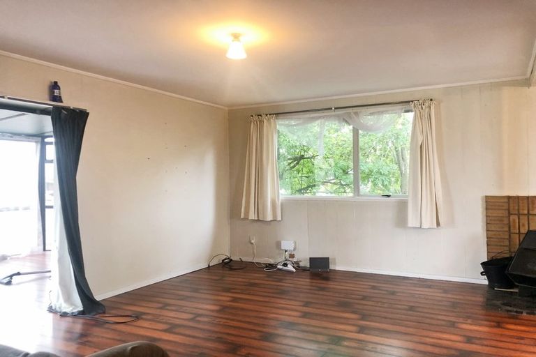 Photo of property in 26 Waimumu Road, Massey, Auckland, 0614