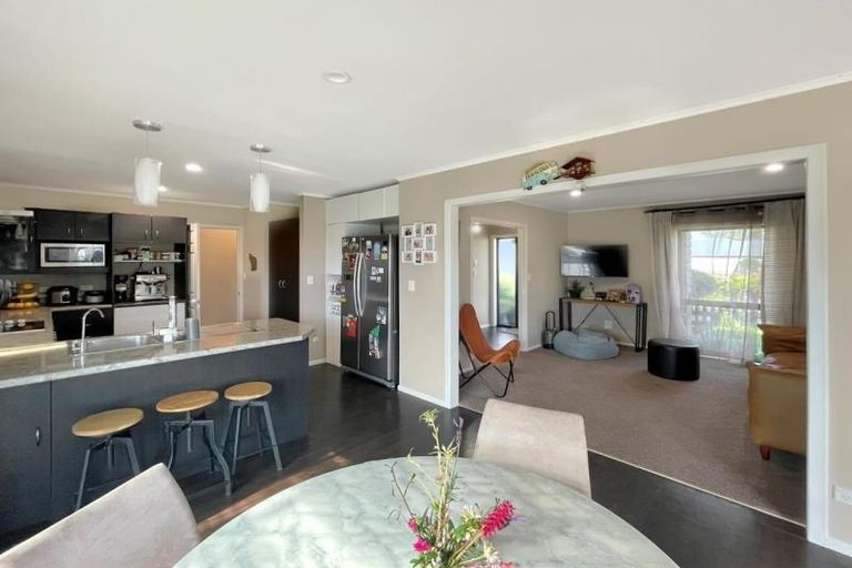 Photo of property in 5 Ruske Place, Grandview Heights, Hamilton, 3200