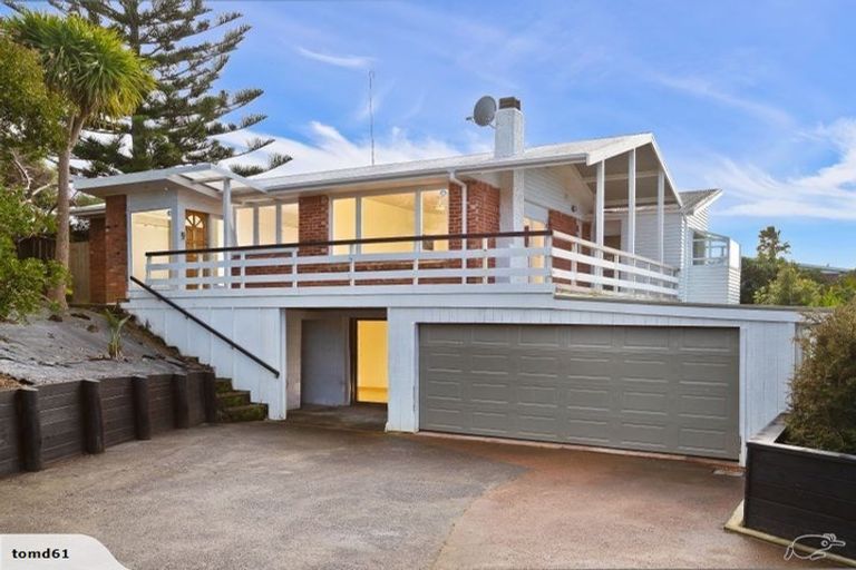 Photo of property in 122 Matipo Road, Te Atatu Peninsula, Auckland, 0610