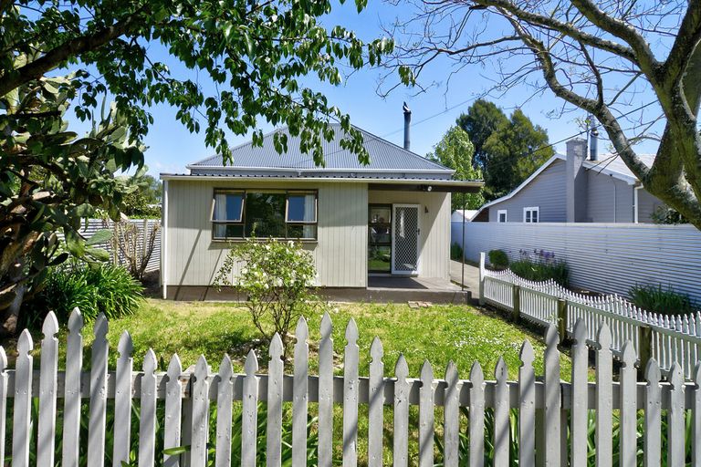 Photo of property in 25 Clifton Avenue, Carterton, 5713