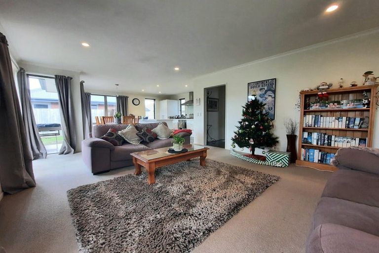 Photo of property in 152 Rolleston Drive, Rolleston, 7614