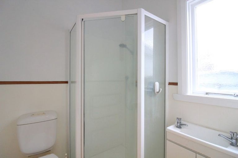 Photo of property in 34 Birdwood Road, Waterloo, Lower Hutt, 5011