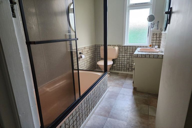 Photo of property in 20 Mcdougall Grove, Haywards, Lower Hutt, 5018