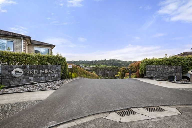 Photo of property in 14 Third Fairway Place, Albany, Auckland, 0632