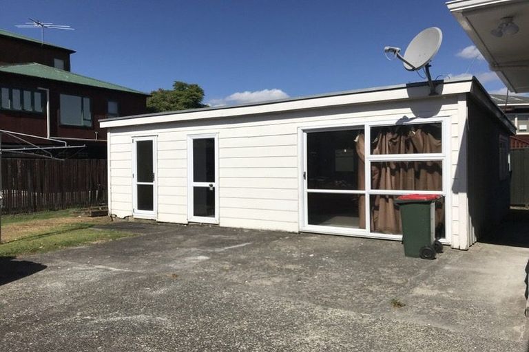Photo of property in 22 Coles Crescent, Papakura, 2110