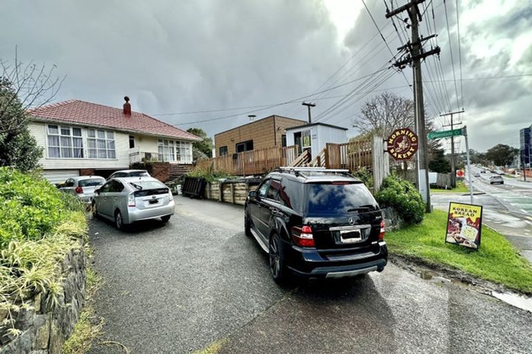 Photo of property in 1/174 Lake Road, Northcote, Auckland, 0627