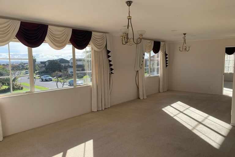 Photo of property in 26 Delmont Close, East Tamaki Heights, Auckland, 2016