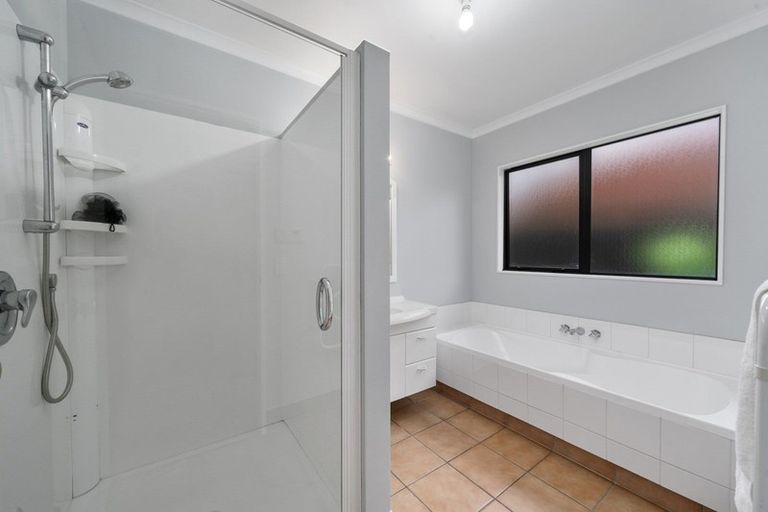 Photo of property in 144 Guildford Drive, Paraparaumu Beach, Paraparaumu, 5032