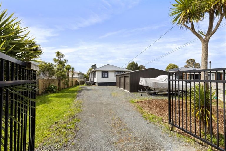 Photo of property in 106 Parkhurst Road, Parakai, 0830