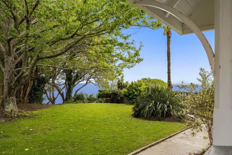 Photo of property in 126 Vauxhall Road, Narrow Neck, Auckland, 0624