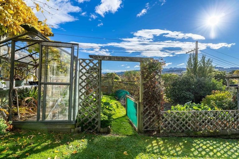 Photo of property in 18 Weir Street, Green Island, Dunedin, 9018