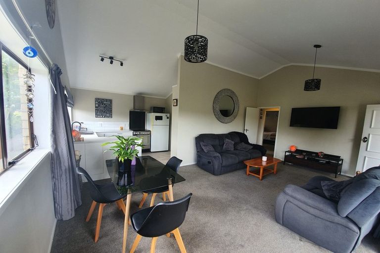 Photo of property in 1/7 Newstead Avenue, Browns Bay, Auckland, 0632