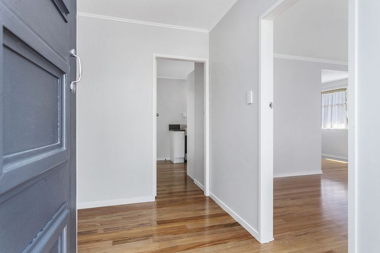 Photo of property in 281 Shakespeare Street, Leamington, Cambridge, 3432