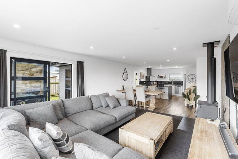 Photo of property in 25 Oak Crescent, Ashhurst, 4810