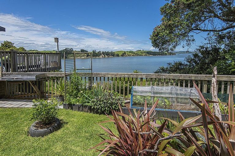 Photo of property in 2 High Street, Pahi, Paparoa, 0571
