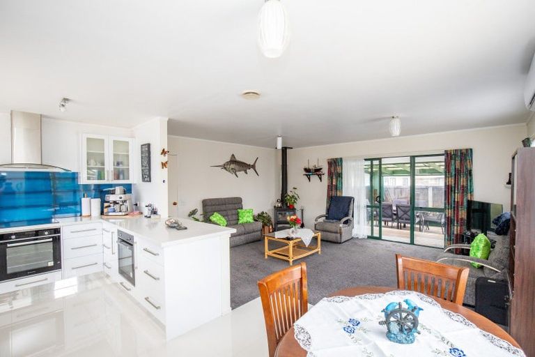 Photo of property in 7 Madgwick Place, Ngatea, 3503