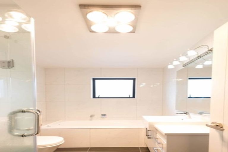 Photo of property in 10 Veneta Close, Flat Bush, Auckland, 2019