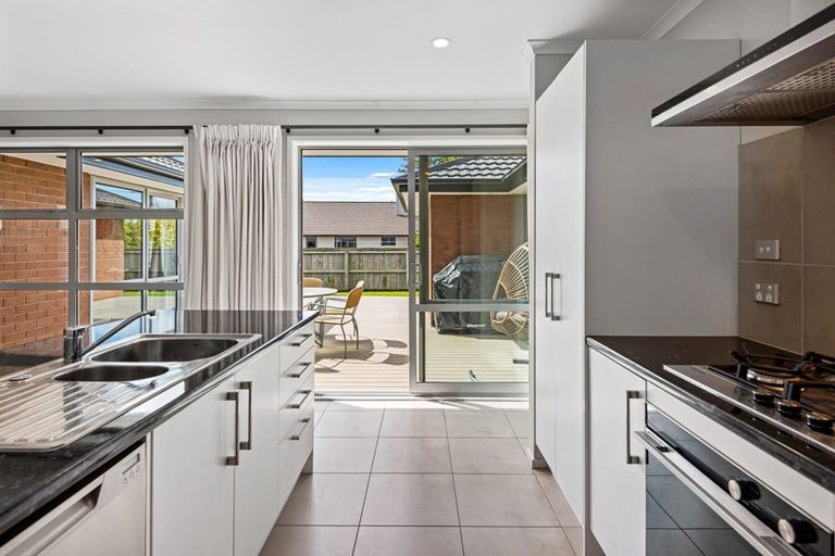 Photo of property in 16d Crown Close, Prebbleton, 7604